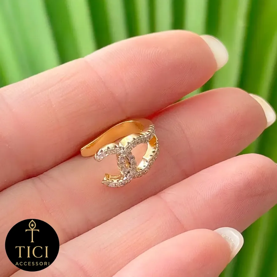 Piercing Fake Dourado com Elos Entrelaçados Cravejados