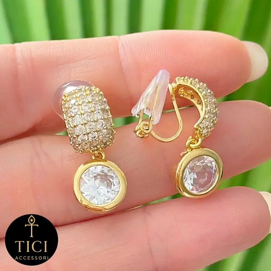 Brinco de Pressão Dourado Cravejado com Pedra Ponto de Luz