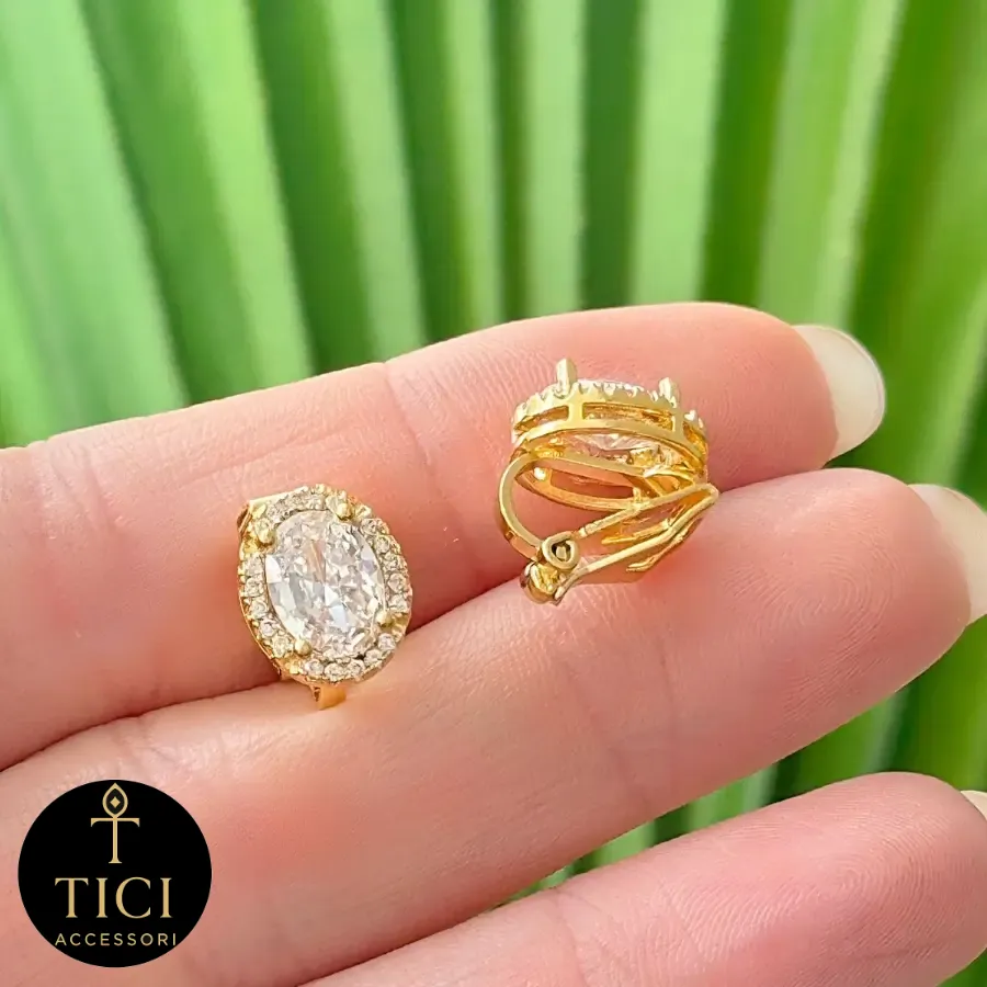 Brinco de Pressão com Pedra Oval e Borda Cintilante