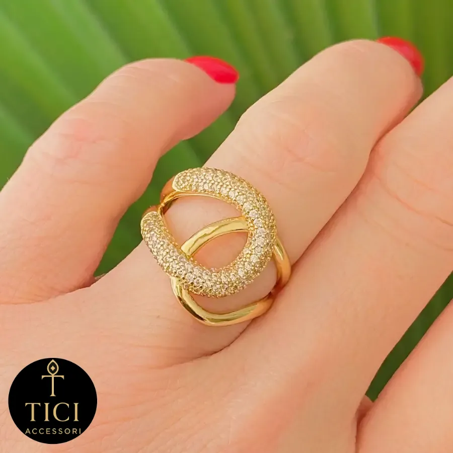 Anel Curvas de Brilho e Elegância