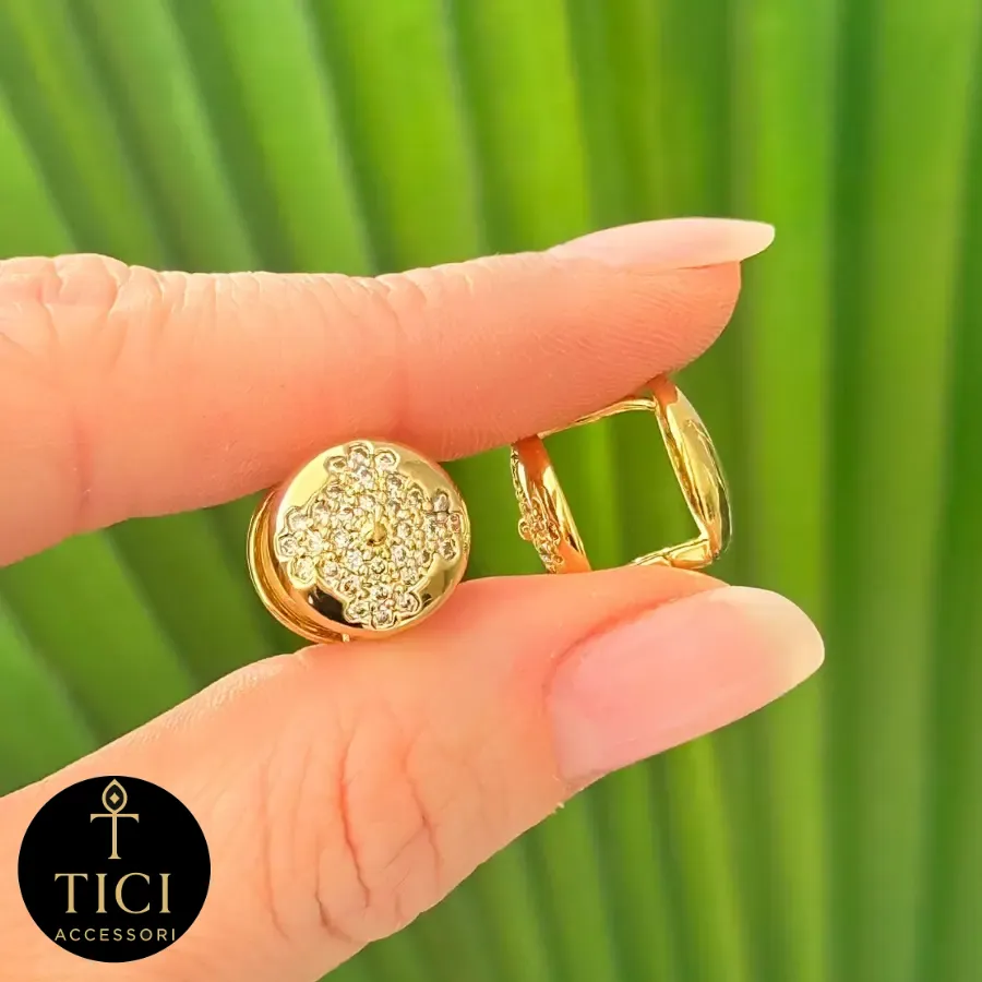 Argola Moeda Trevo da Sorte Cravejada