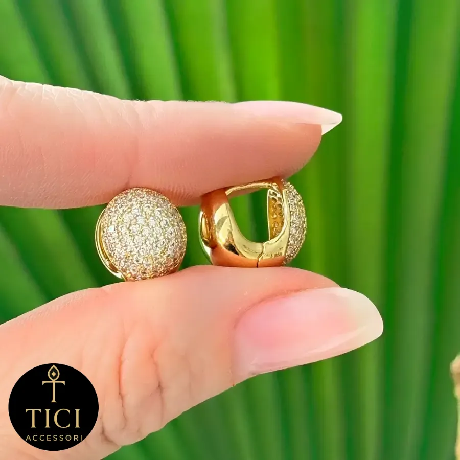 Mini Argola Conchinha Cravejada Radiante