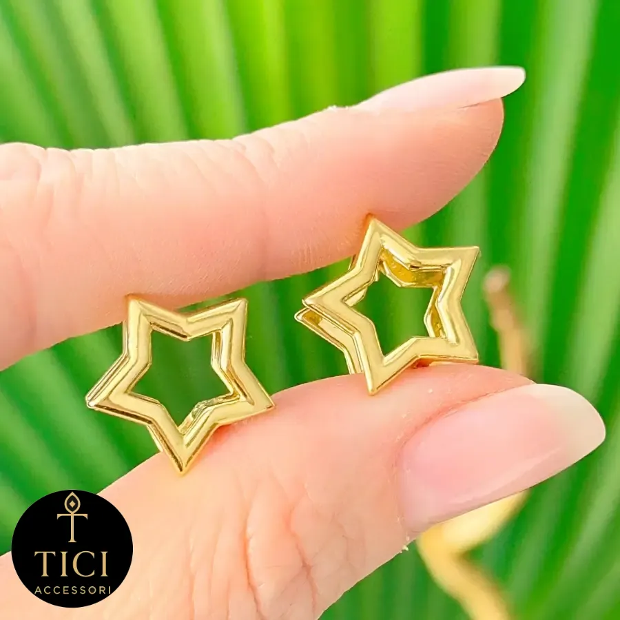 Brinco Estrela Vazada Dourada
