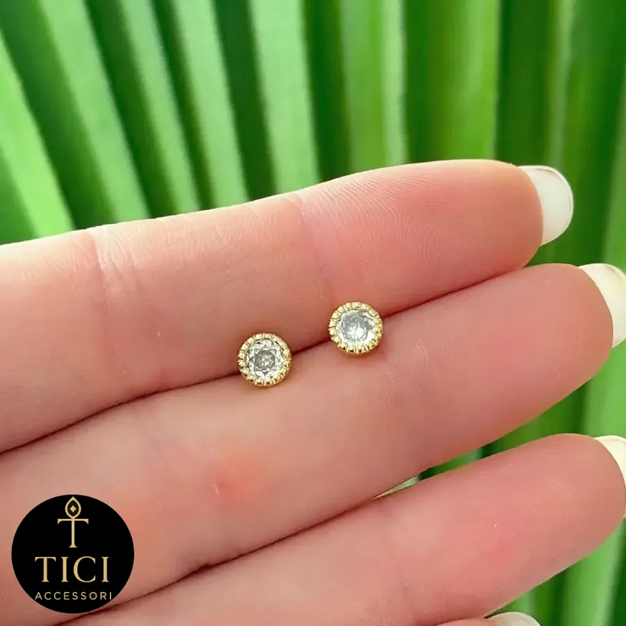 Brinco Ponto de Luz com Borda Delicada