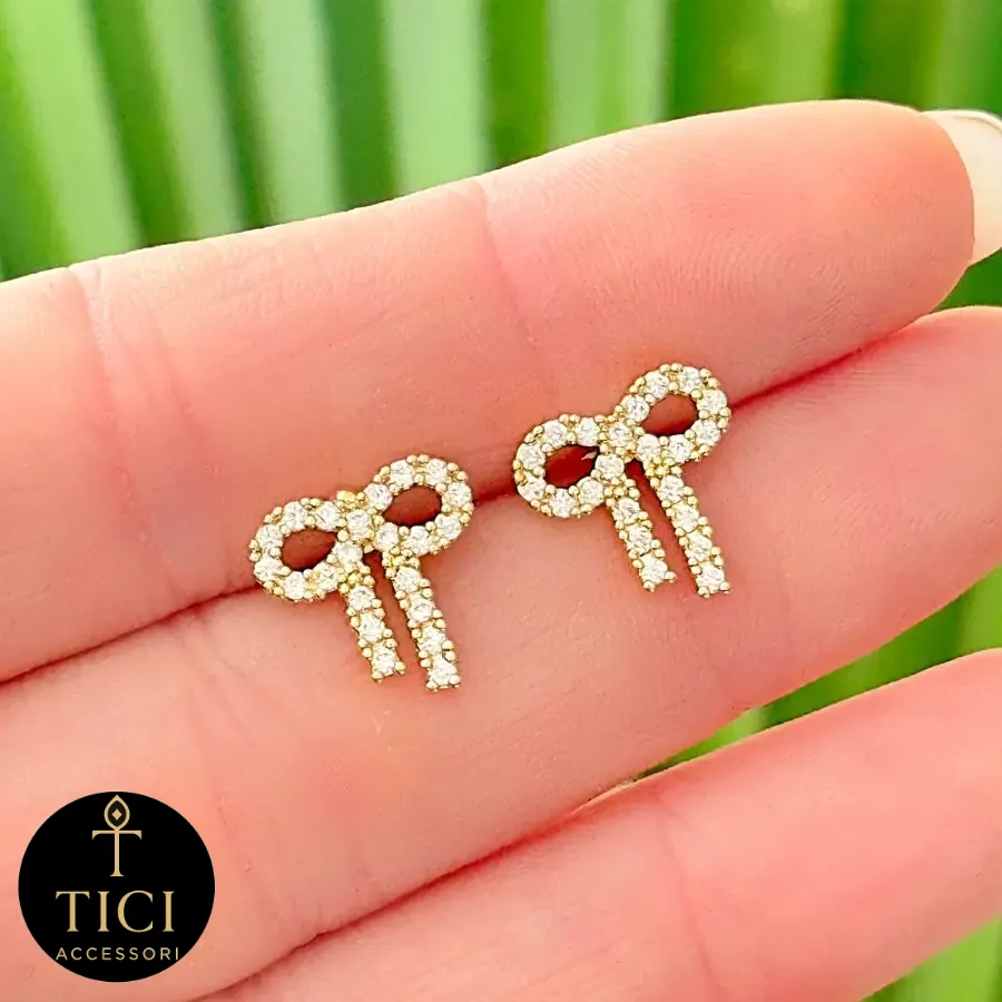 Brinco Laço Delicado Cravejado