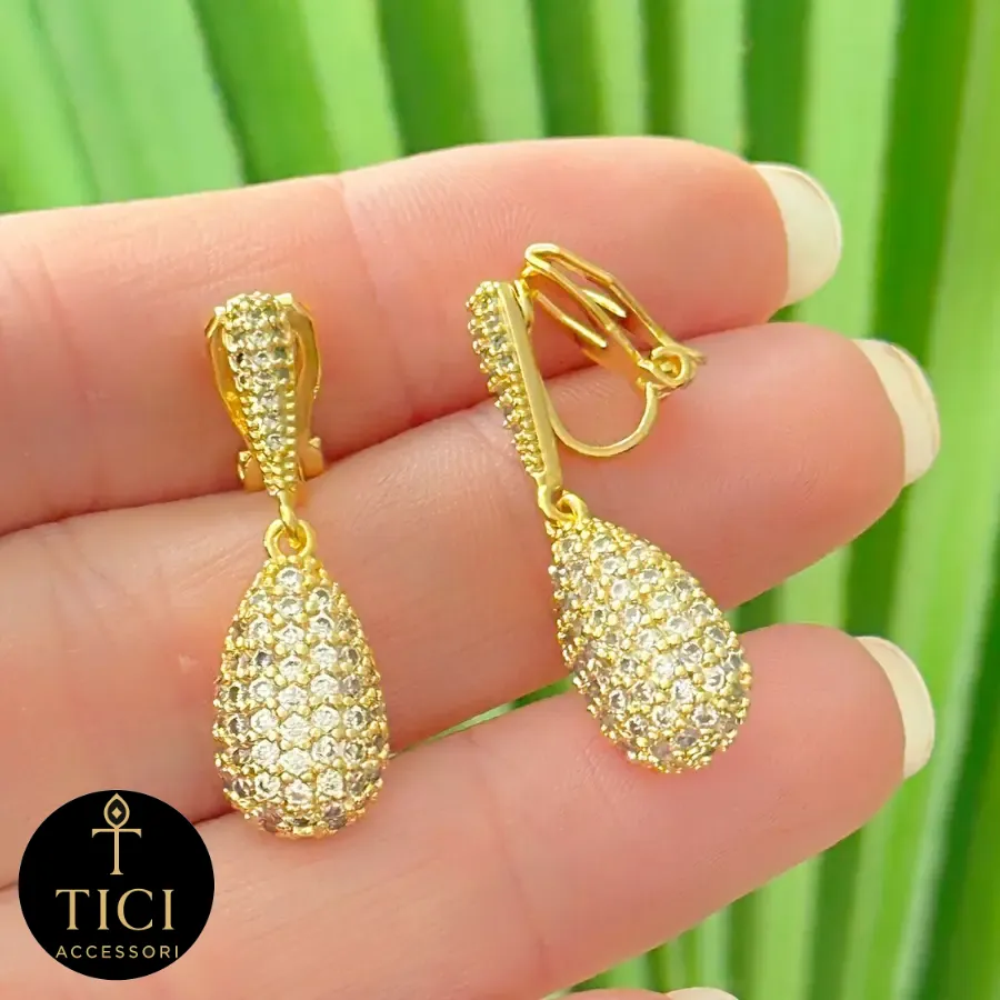 Brinco de Pressão Dourado Gota Cravejada