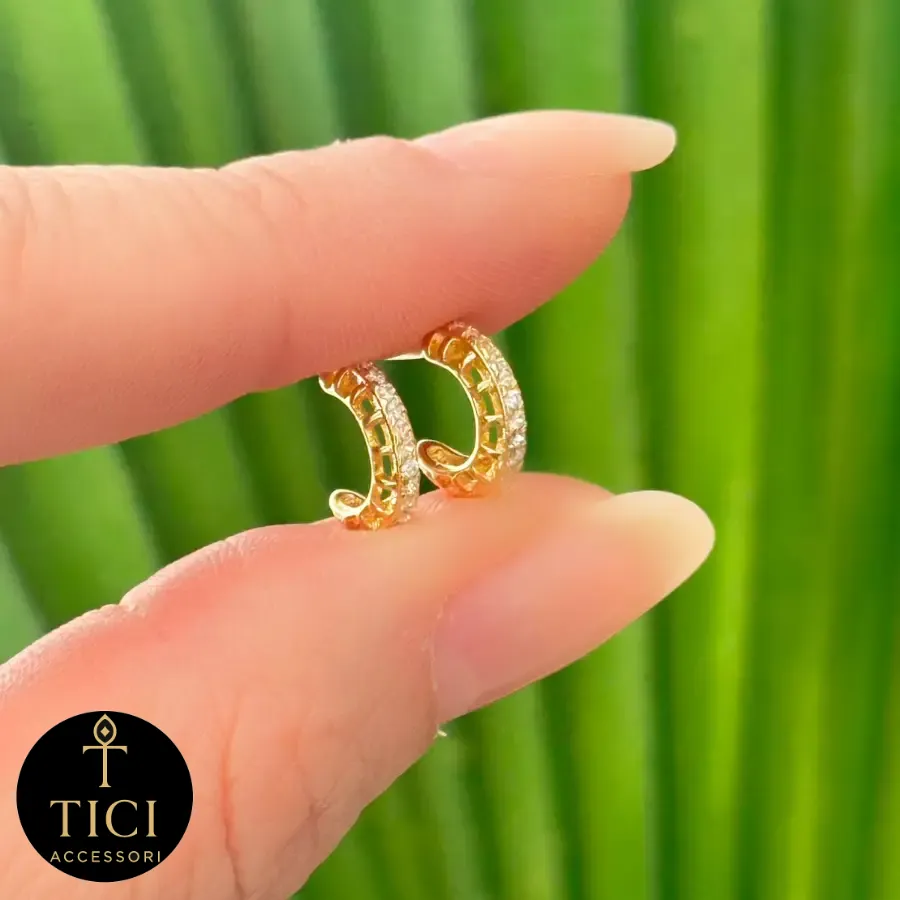 Argola Delicada Brilhante Vazada