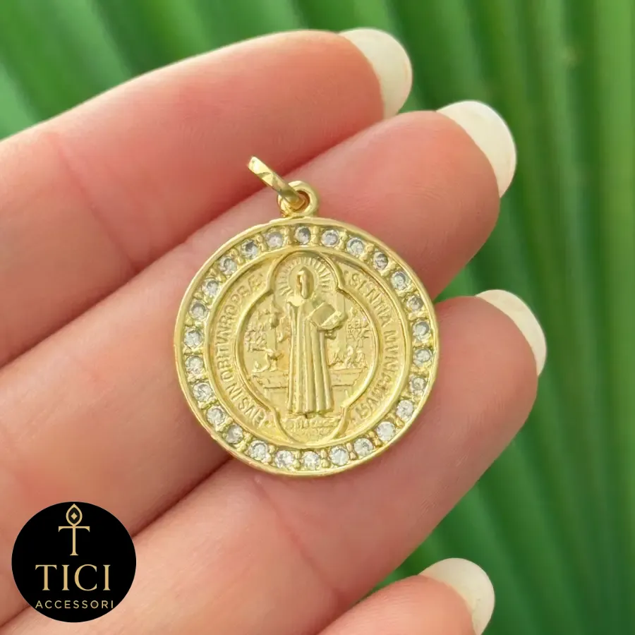 Pingente Medalha São Bento de Fé e Brilho
