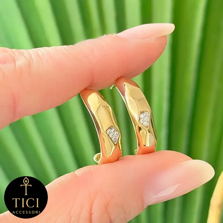 Brinco Mini Argola Meia Lua Cravejada