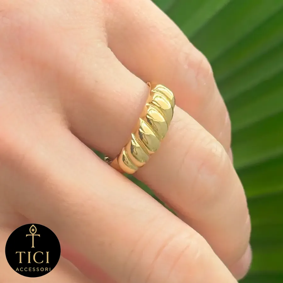 Anel Croissant Dourado Clássico