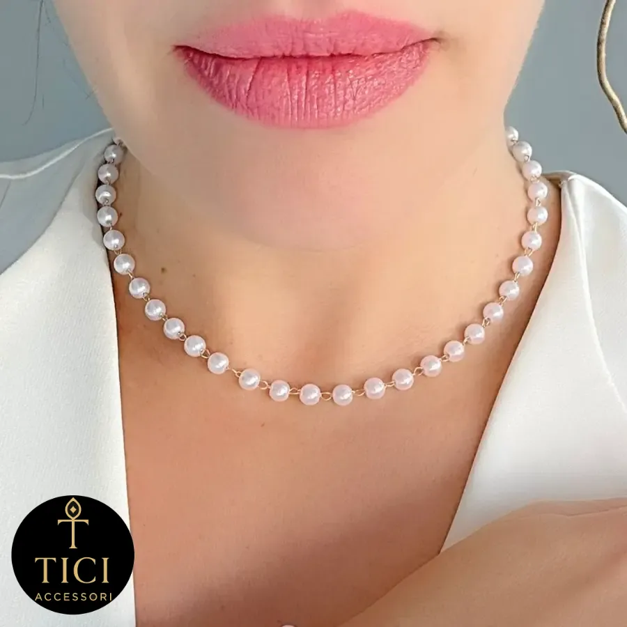 Gargantilha de Pérolas Delicadas