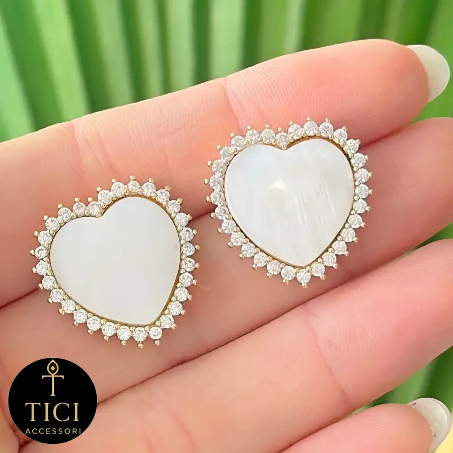 Brinco Coração Madrepérola Radiante