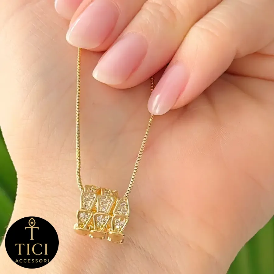 Colar Serpente Flexível Cravejado Dourado