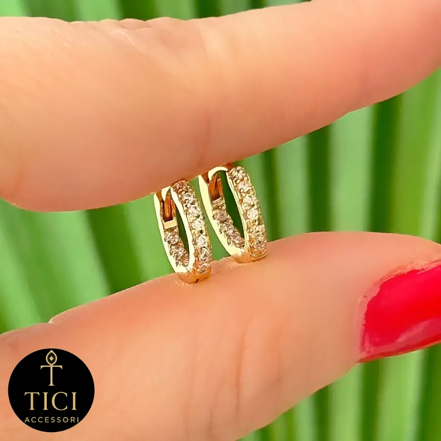 Argola Cravejada Pura Luz