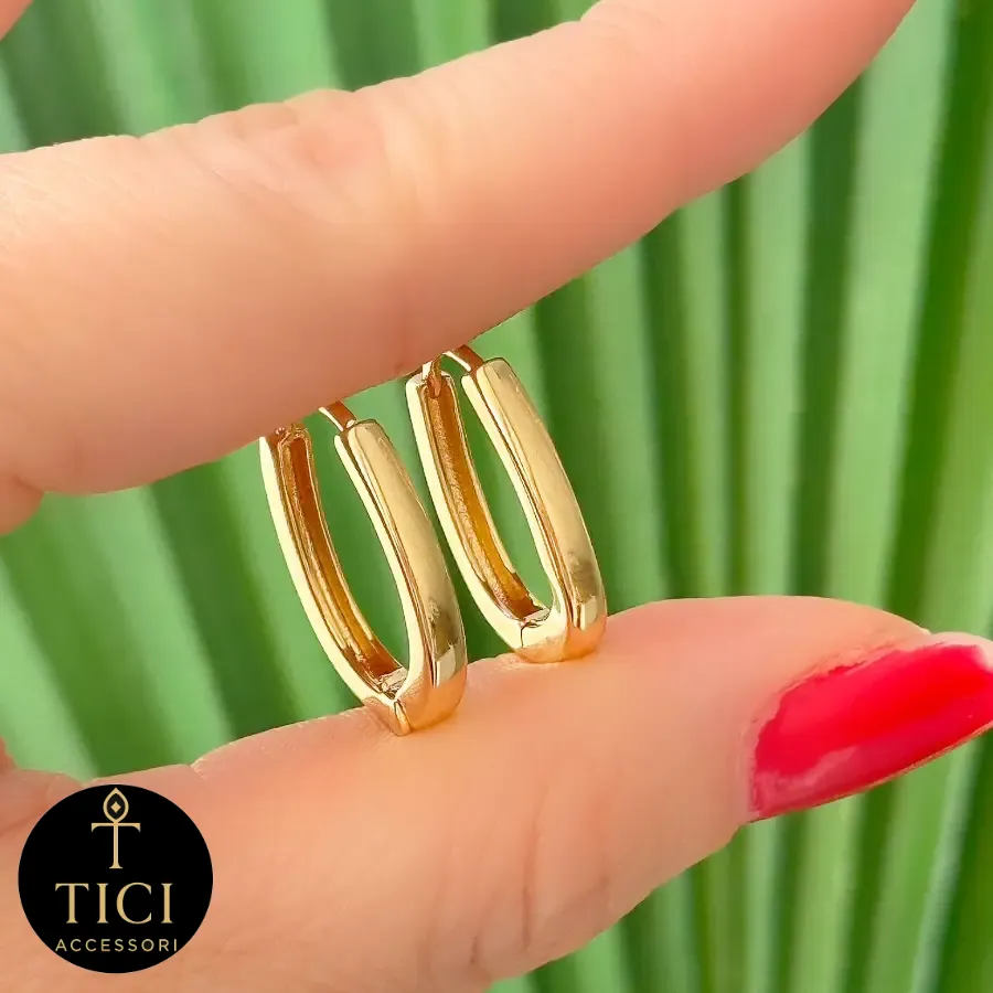 Argola Alongada U Lisa Dourada