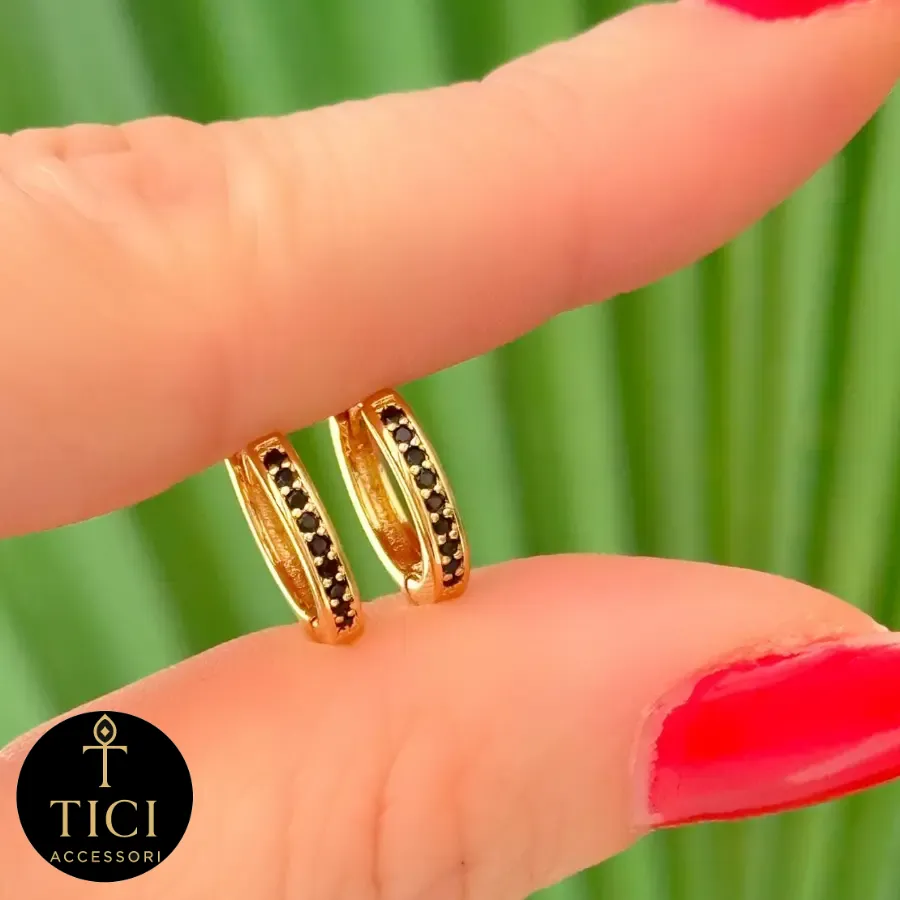 Argola Delicada com Zircônias Negras