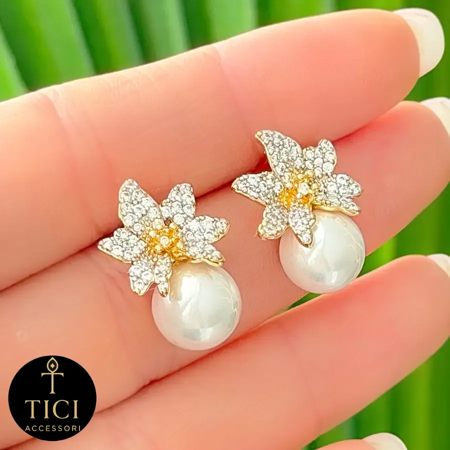 Brinco Flor de Pérola Radiante