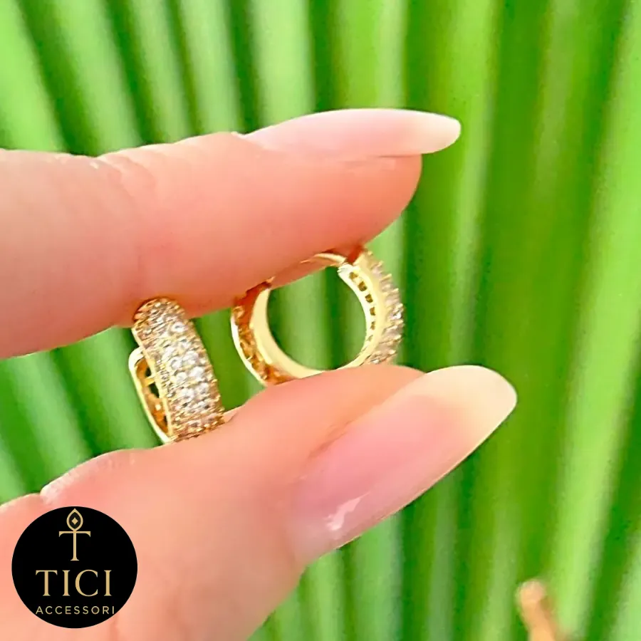 Argola Média Cravejada de Luz