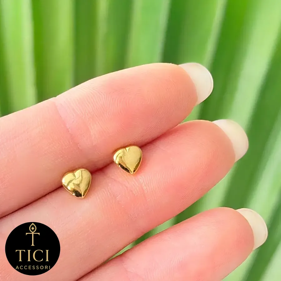 Brinco Mini Coração Liso Dourado